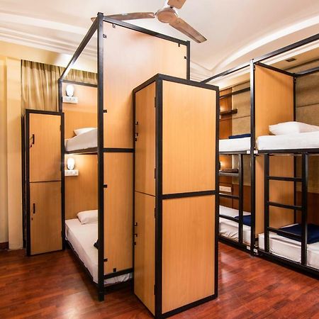 Madpackers Delhi West Hostel New Delhi Bagian luar foto